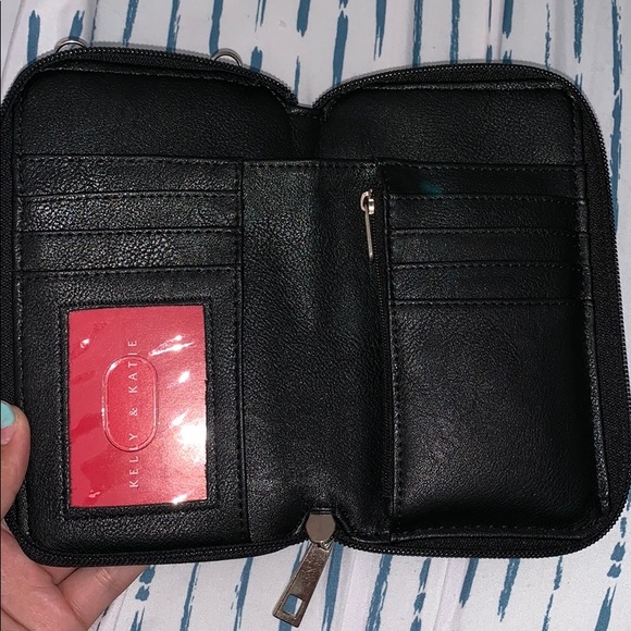 Kelly and Katie wristlet - Picture 3 of 4